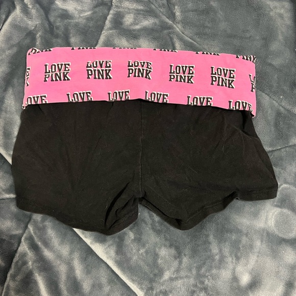 Pink shorts - Picture 3 of 4